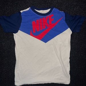 The Nike tee, Kids large